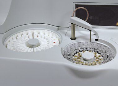 اتوآنالایزر بیوشیمی برندBiotecnica مدل BT15000 - Image 2